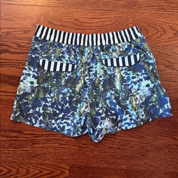 Lululemon City Skort Short Floral Multi Narrow Bold Stripe Vertical B&W Sz 8! - Picture 6 of 8